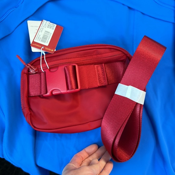 Lululemon Dark Red with gold hardware Lunar New Years Everywhere Belt Bag EBB 1L - Picture 8 of 15